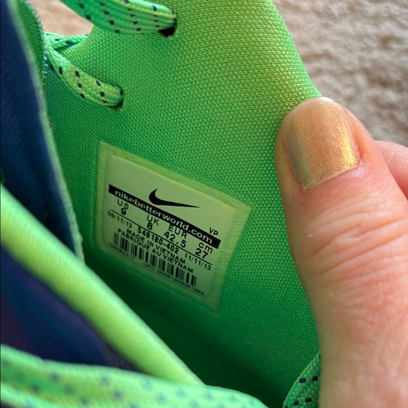 Nike men’s Blue and Green Athletic Shoes - Picture 2 of 8